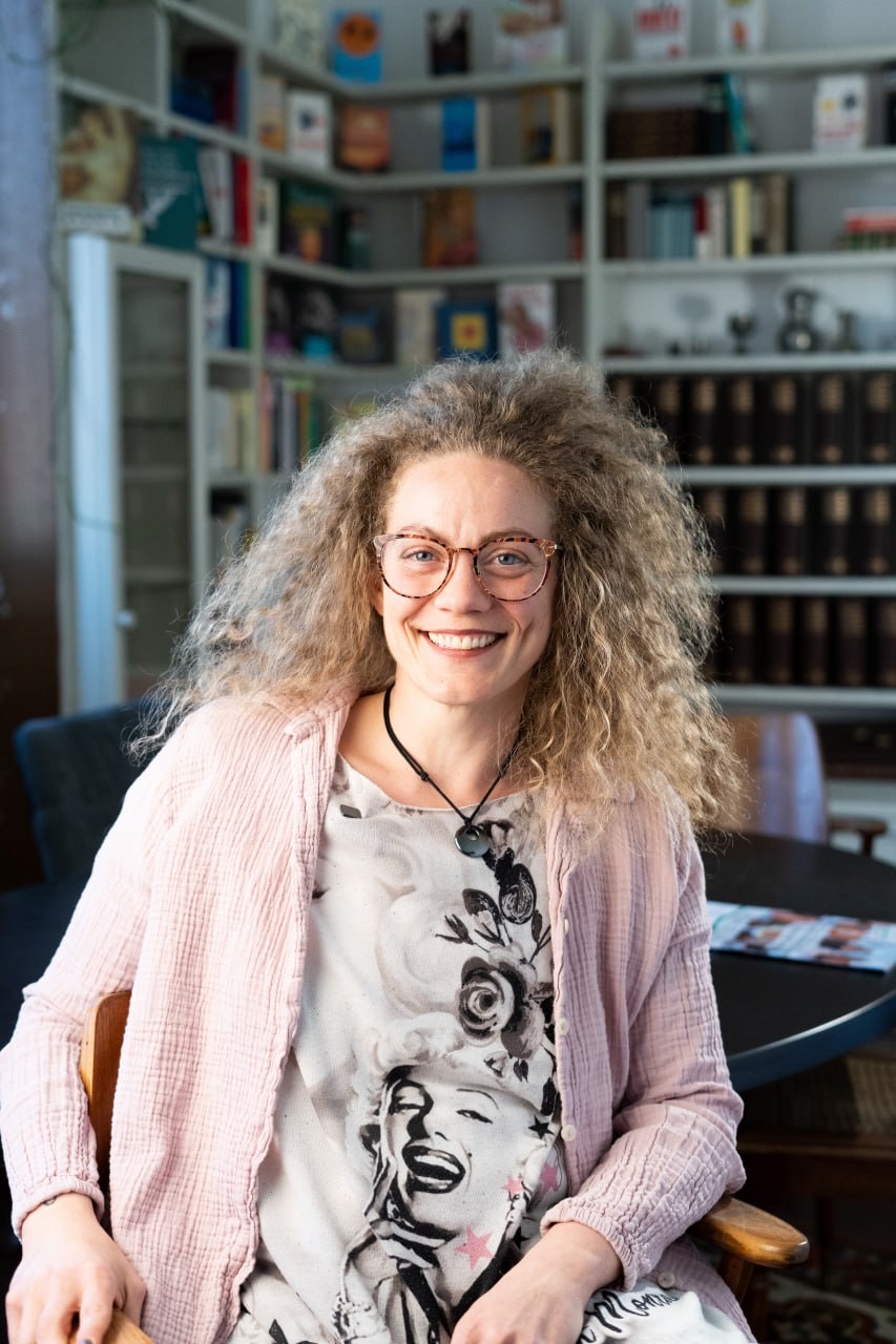 Porträt von Yvonne Renzing